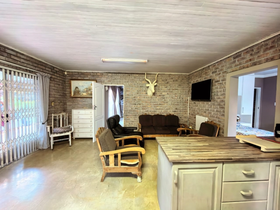 5 Bedroom Property for Sale in Vaalpark Free State